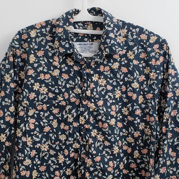 Tilley Endurables Long sleeve Floral Button Down - Picture 2 of 5